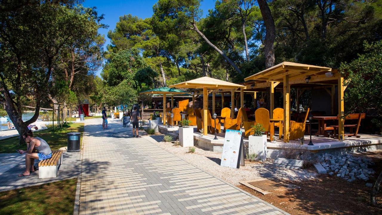 Apartmen Relax 200 M T Beach Apartman Rovinj Kültér fotó