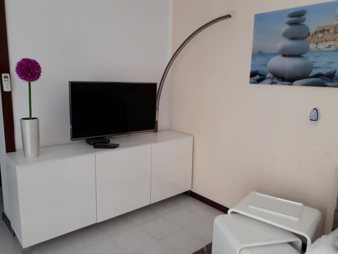 Apartmen Relax 200 M T Beach Apartman Rovinj Kültér fotó